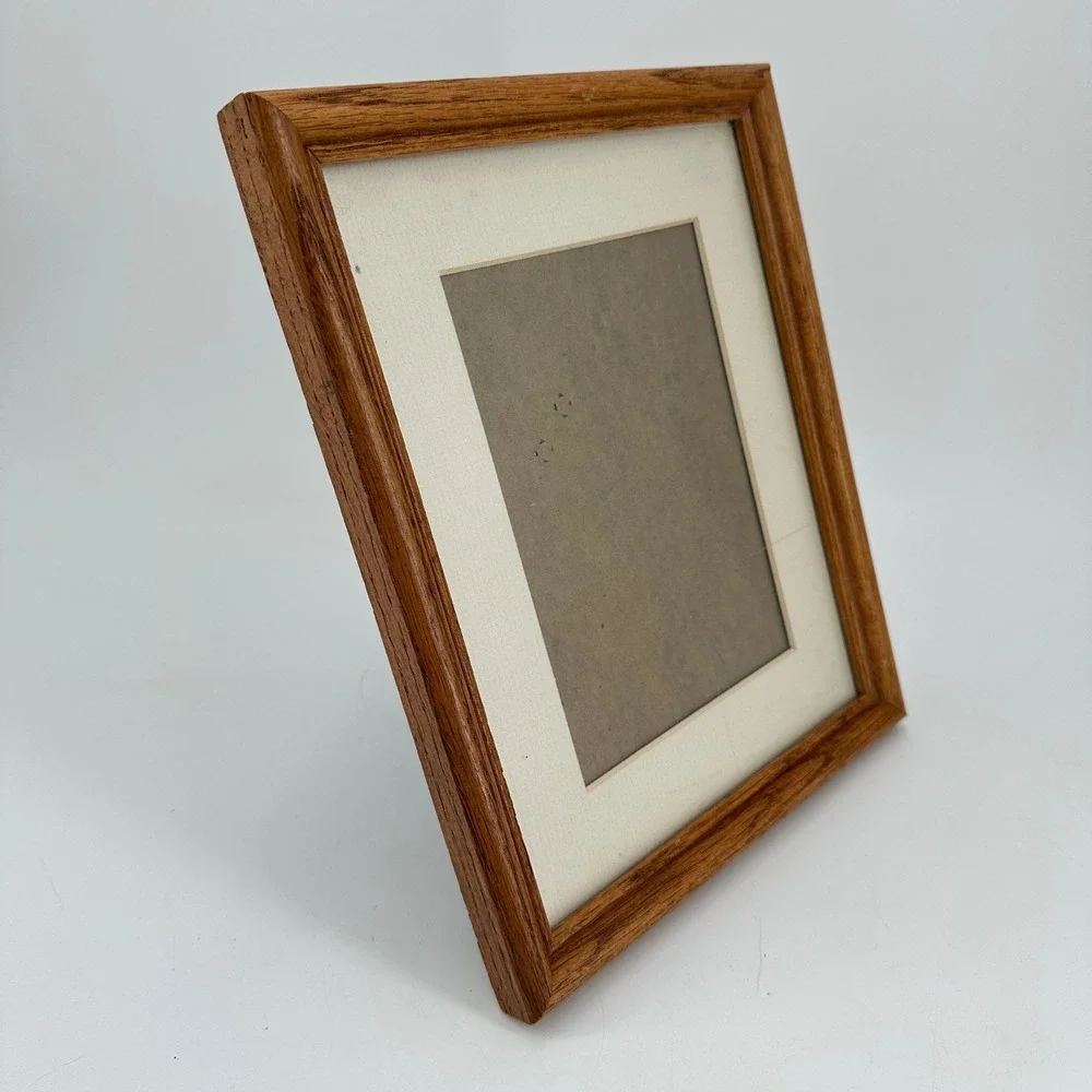 Oak Wood 5x7 Picture Frame with Cream Mat Tabletop Easel Back Traditional Style